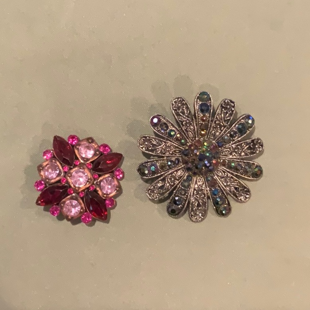 Antique 1950s floral brooches set of 2